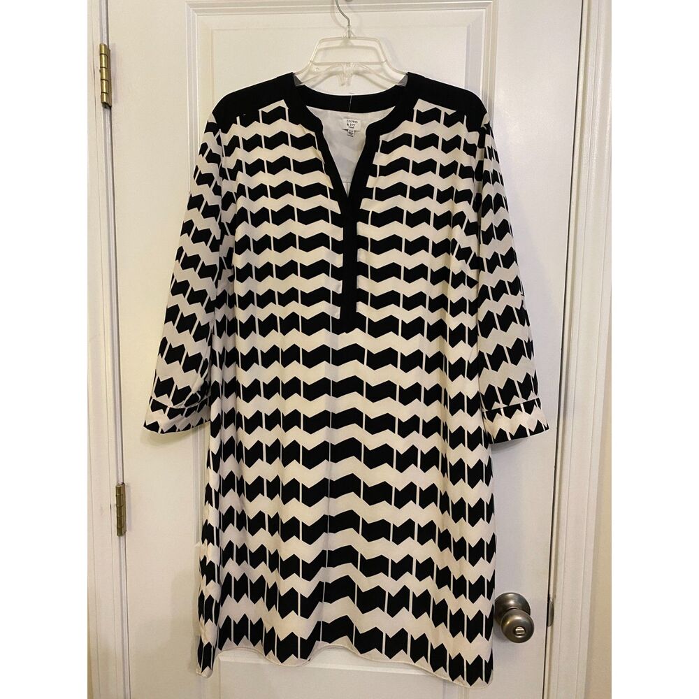 Crown & Ivy Woman Black & White Geometric Tunic Dress – Size 16W (NWOT)